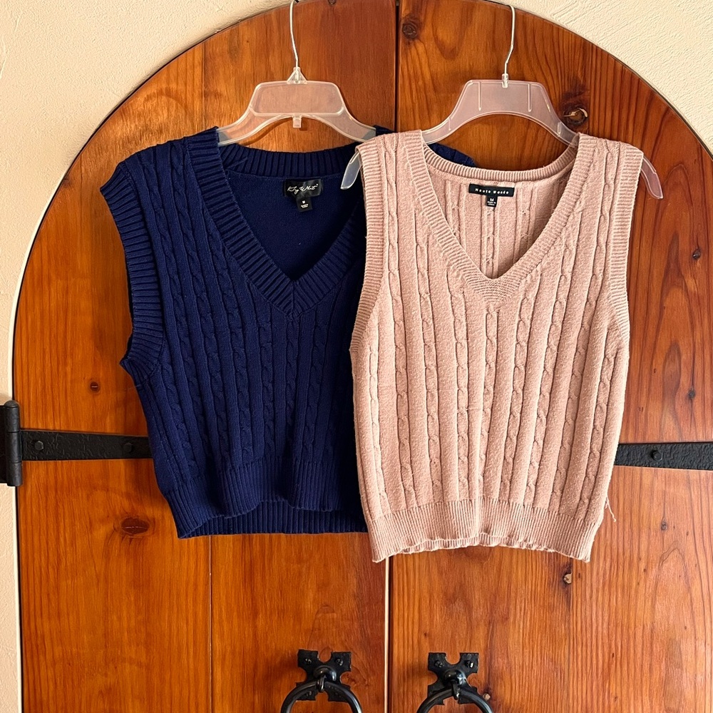🛍️Women's Navy and Beige Cable Knit Sweater Vest Set
